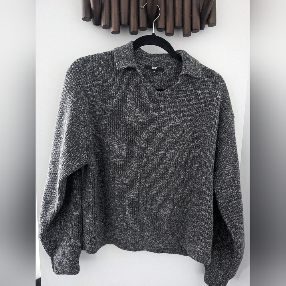 Uniqlo Women's Charcoal Collared Pull-Over V-Neck Sweater - US M - NWOT